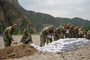 菲利克斯数据：打入唯一进球获全场最佳，3射2正，被犯规5次